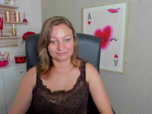 angelaLove13 webcam