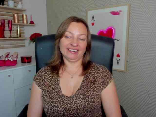 angelaLove13 webcam