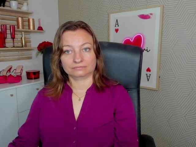 angelaLove13 webcam
