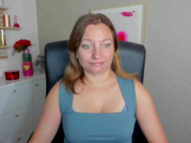 angelaLove13 webcam