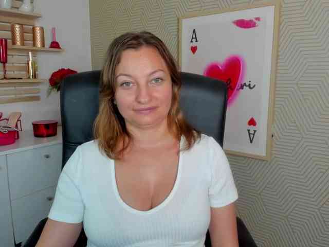 angelaLove13 webcam