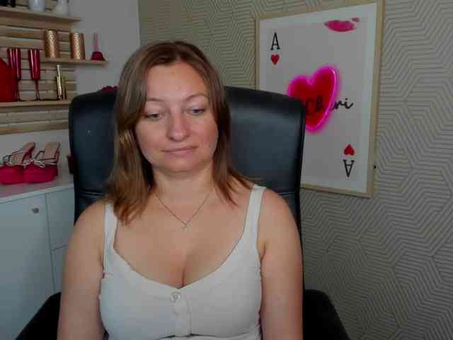 angelaLove13 webcam