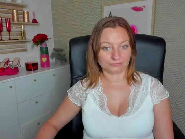 Model: angelaLove13