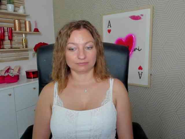 angelaLove13 webcam