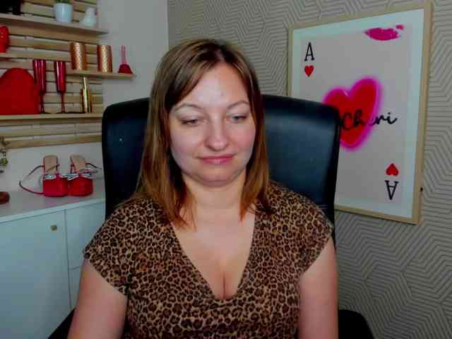 angelaLove13 webcam