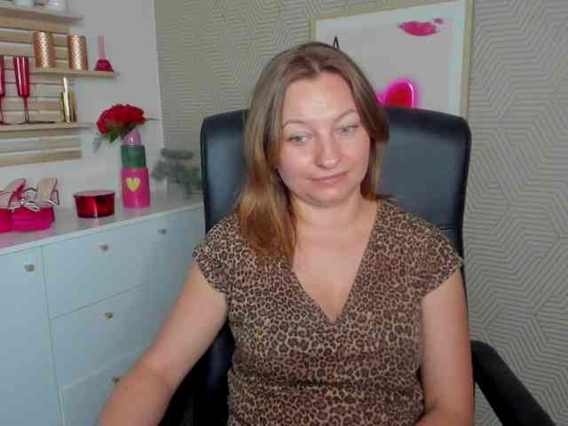 angelaLove13 webcam