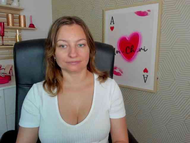 angelaLove13 webcam