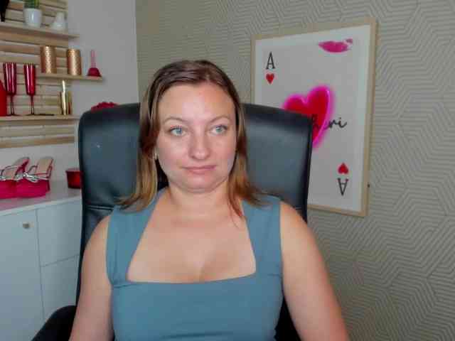 angelaLove13 webcam
