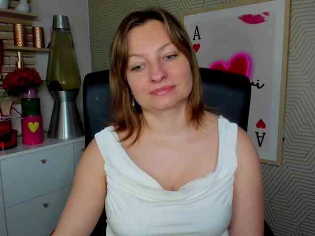 angelaLove13 webcam