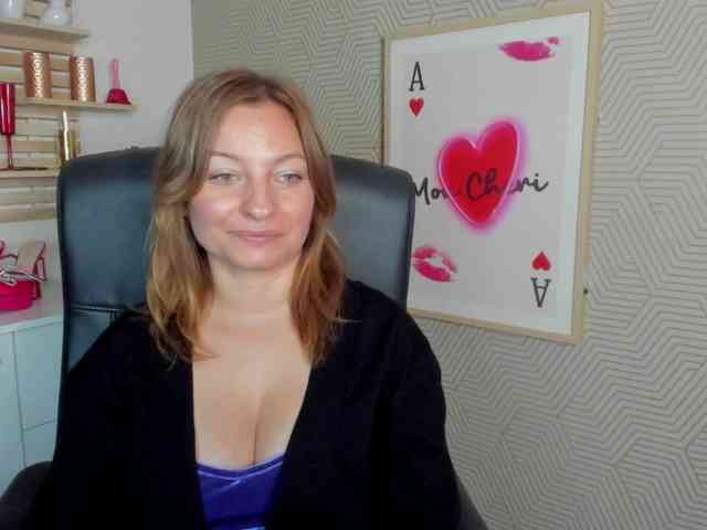angelaLove13 webcam