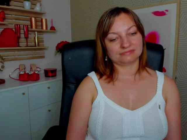 angelaLove13 webcam