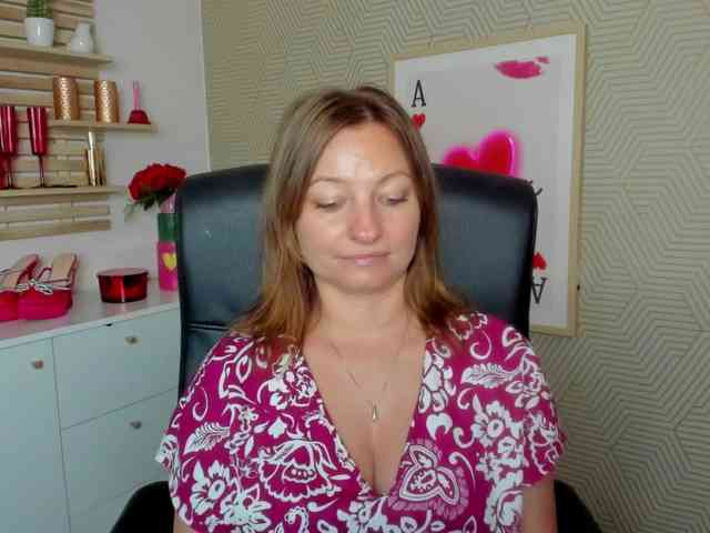 angelaLove13 webcam