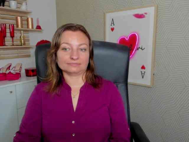 angelaLove13 webcam