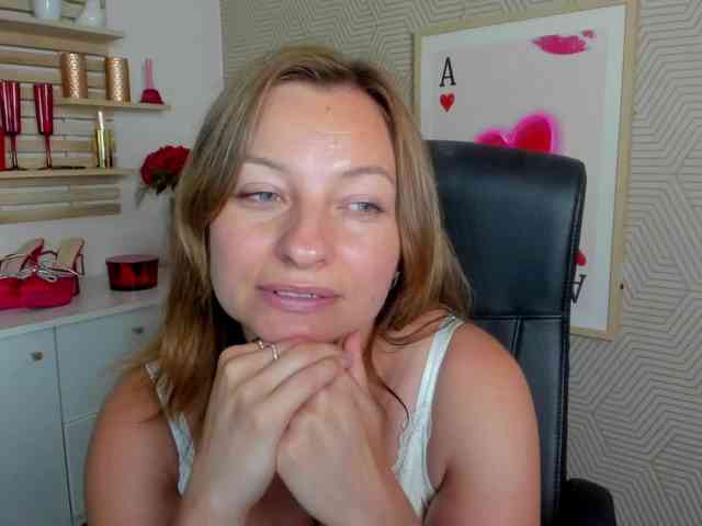 angelaLove13 webcam