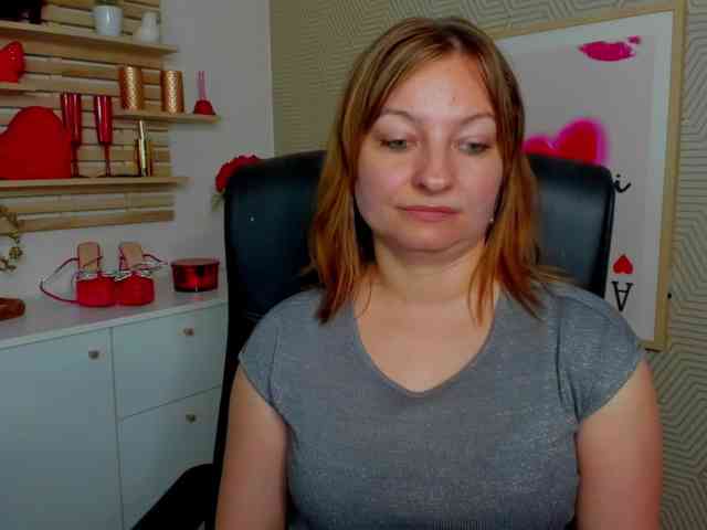 angelaLove13 webcam