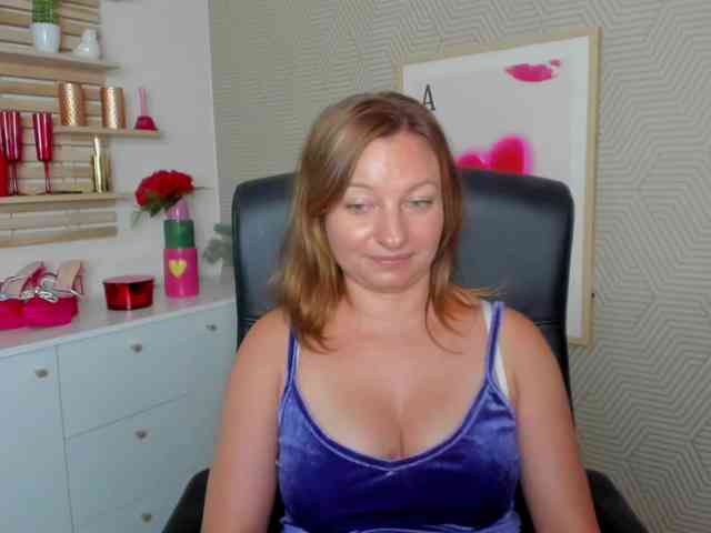 Model: angelaLove13