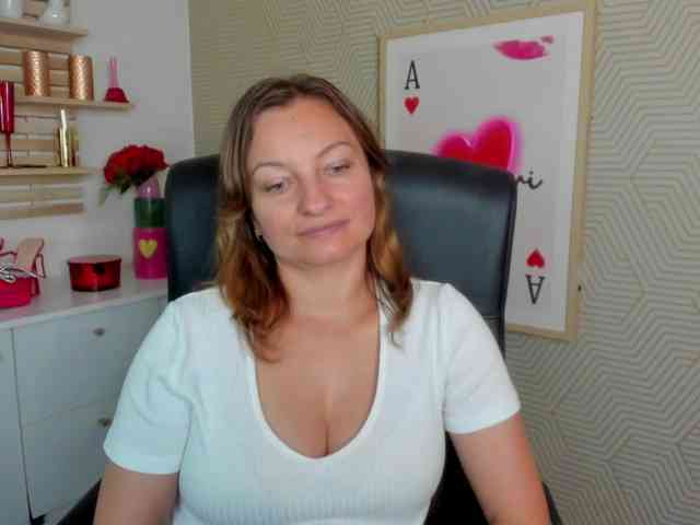 angelaLove13 webcam
