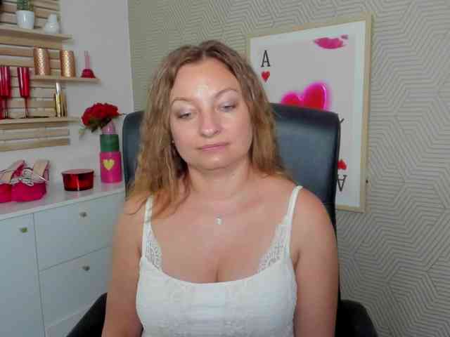 angelaLove13 webcam