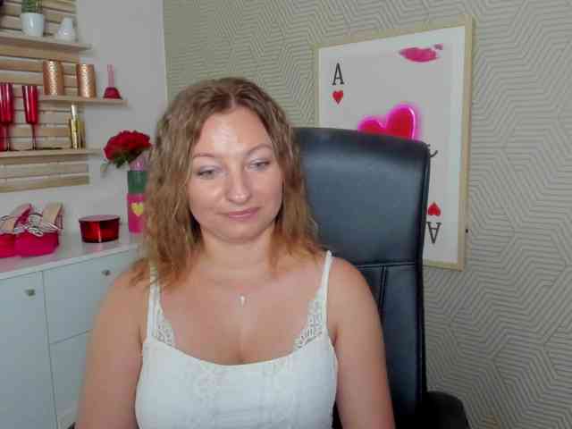 angelaLove13 webcam