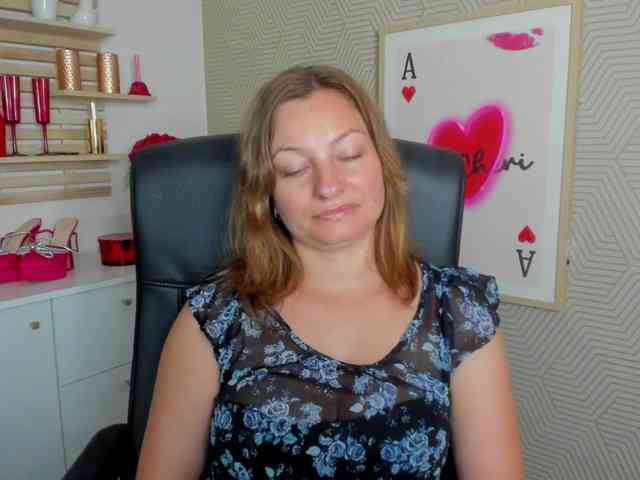 angelaLove13 webcam