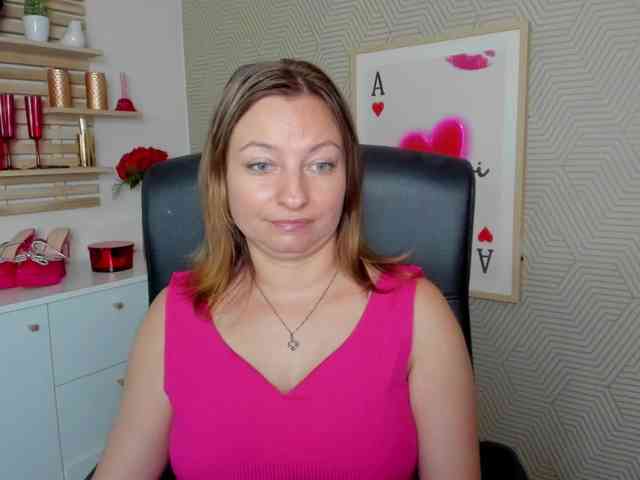 angelaLove13 webcam