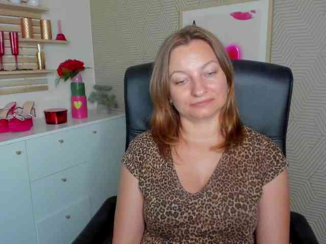 angelaLove13 webcam