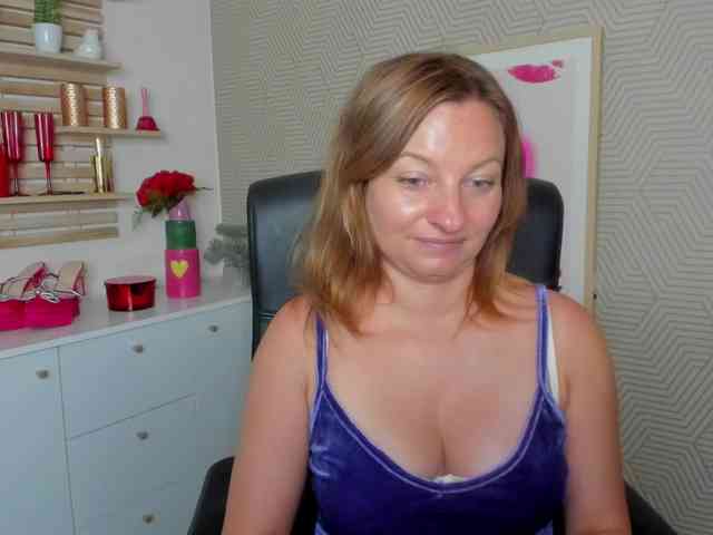 Model: angelaLove13