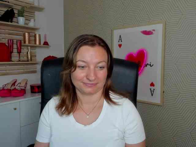 angelaLove13 webcam