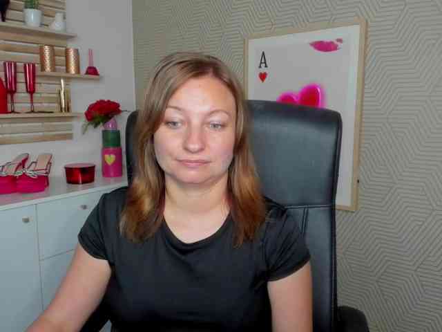 angelaLove13 webcam