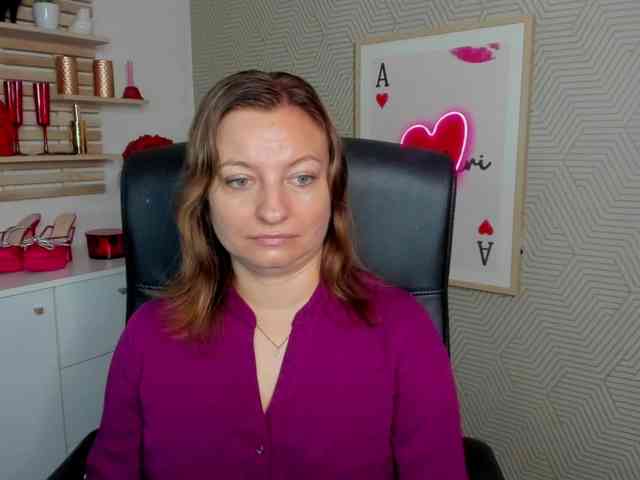 angelaLove13 webcam
