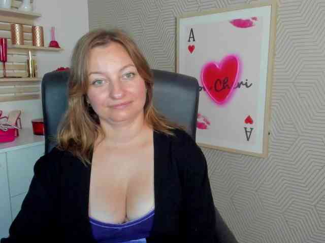 angelaLove13 webcam