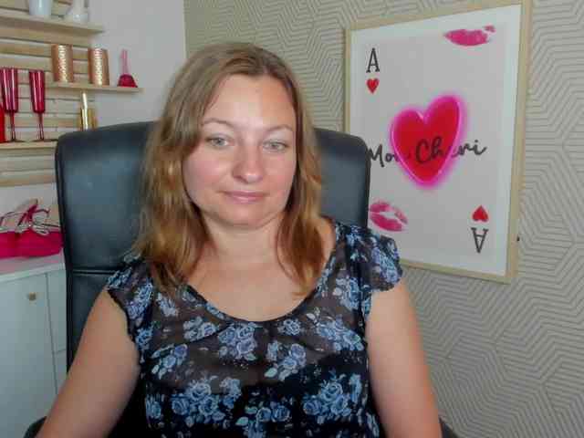angelaLove13 webcam
