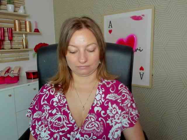 angelaLove13 webcam