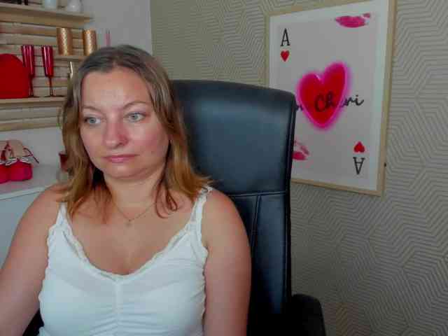 angelaLove13 webcam