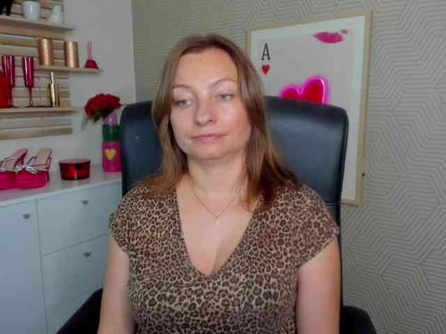 angelaLove13 webcam