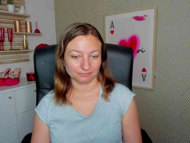 angelaLove13 webcam
