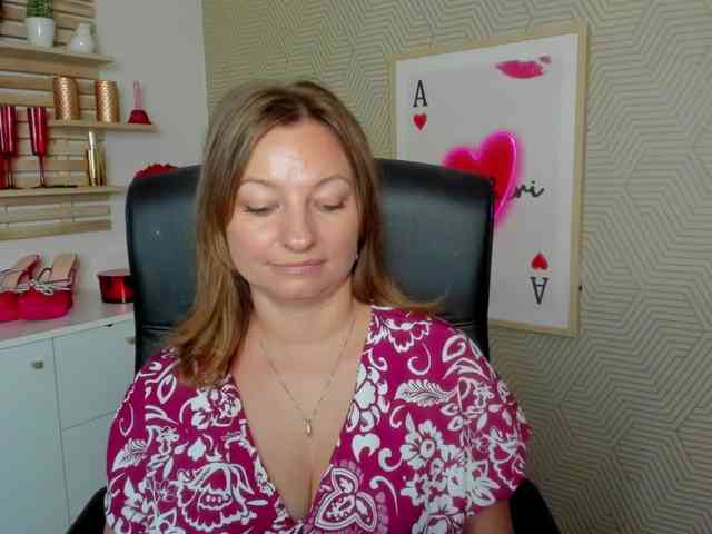 angelaLove13 webcam