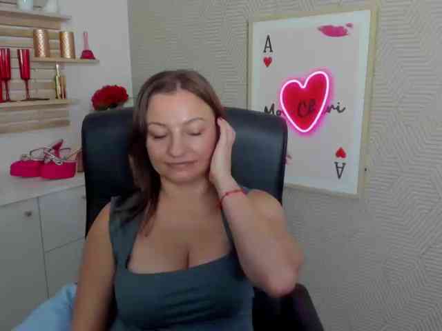 Model: angelaLove13