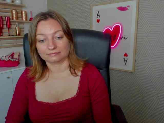 angelaLove13 webcam