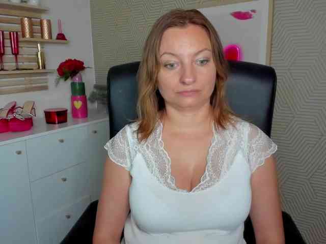 angelaLove13 webcam