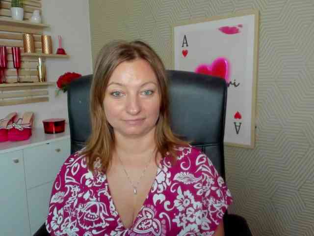 angelaLove13 webcam