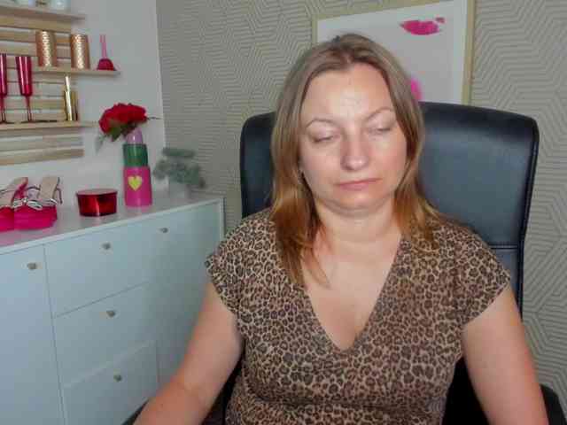 angelaLove13 webcam