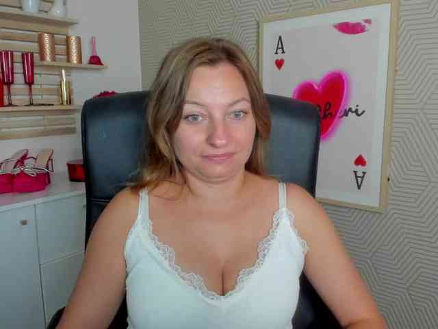 angelaLove13 webcam