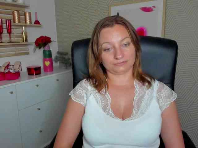 angelaLove13 webcam