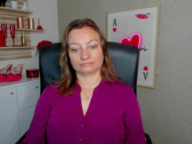 angelaLove13 webcam