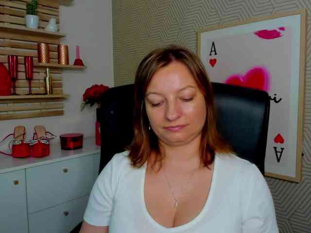 angelaLove13 webcam