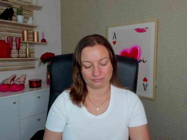 angelaLove13 webcam