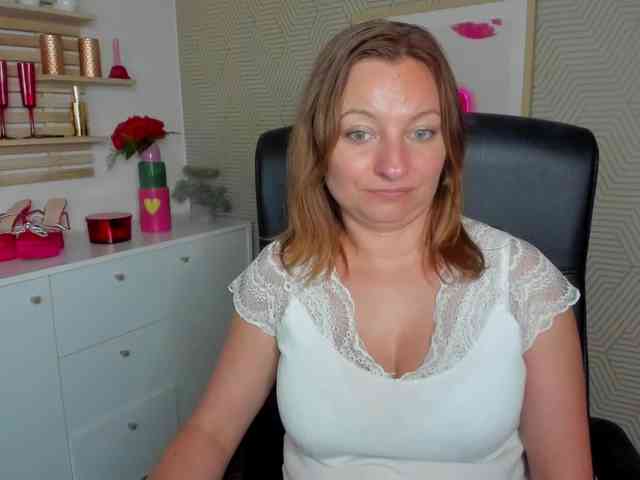 Model: angelaLove13