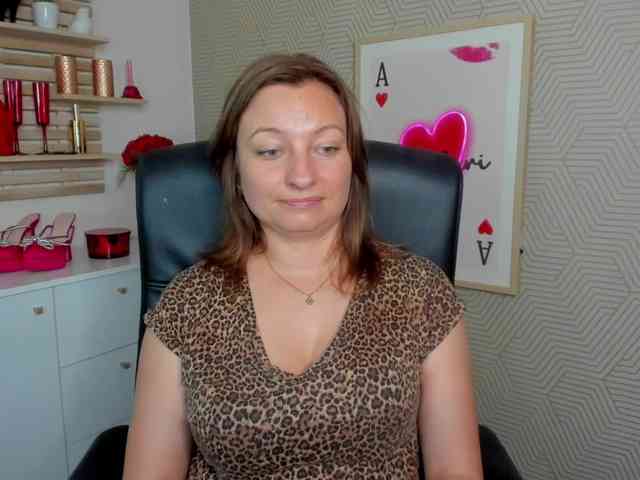 angelaLove13 webcam