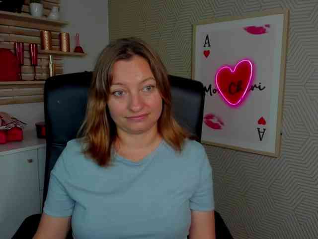 angelaLove13 webcam